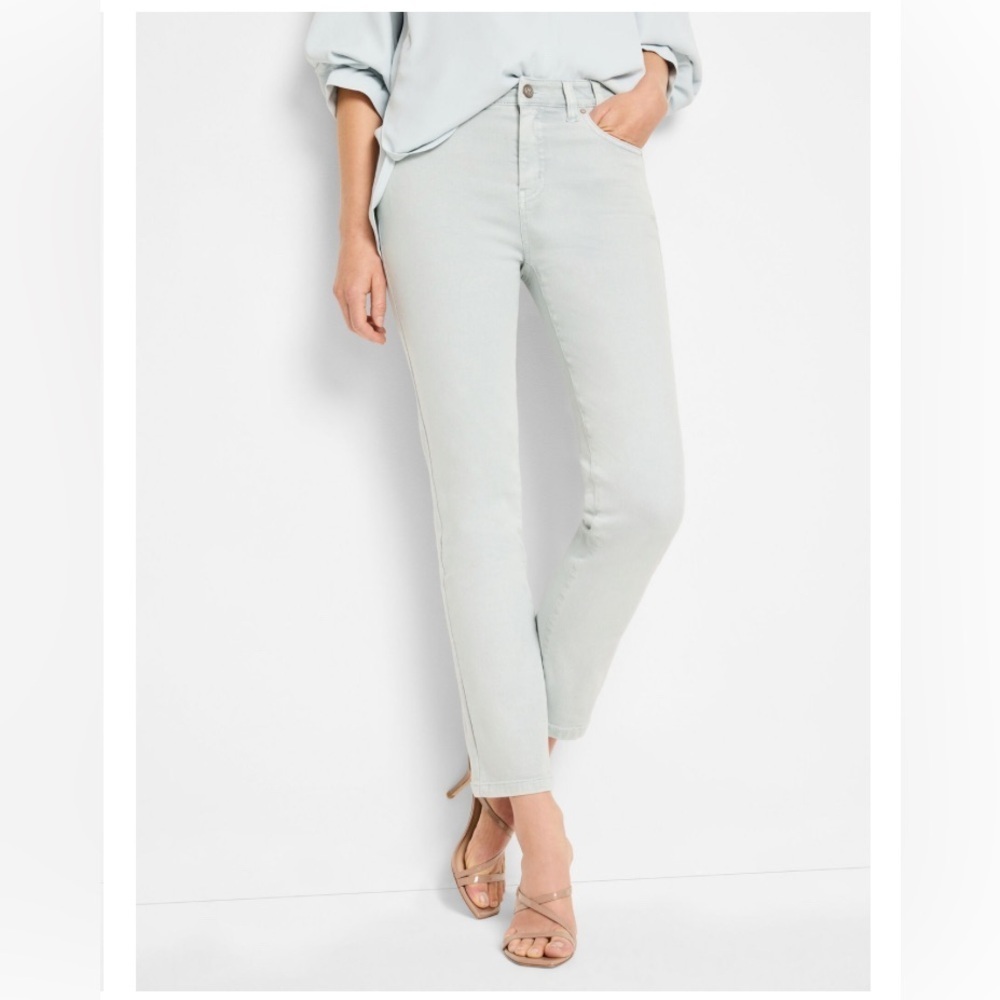 Nic+Zoe 28” Daytrip Straight Leg Aqua Color Ankle Jeans, NWT, 33